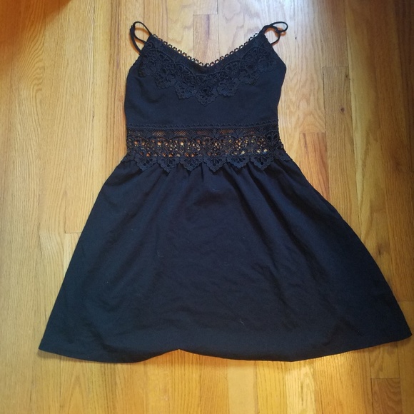 Topshop Dresses & Skirts - Topshop cutout center dress